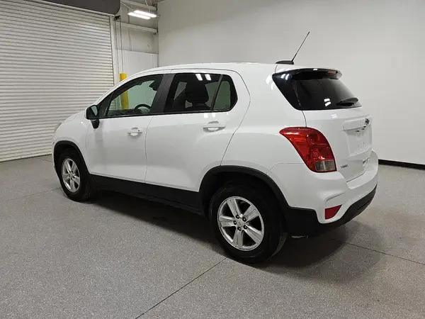 KL7CJKSB5LB063654 2020 CHEVROLET TRAX - Image 2