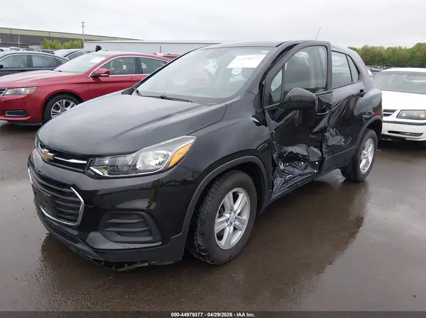 KL7CJKSB5LB064920 2020 CHEVROLET TRAX - Image 2
