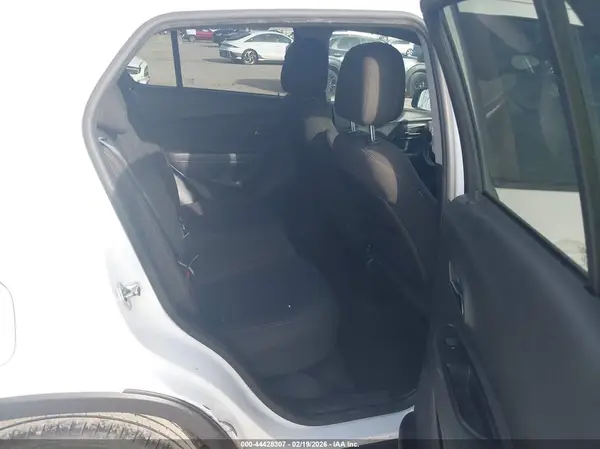 KL7CJKSB5LB065579 2020 CHEVROLET TRAX - Image 8