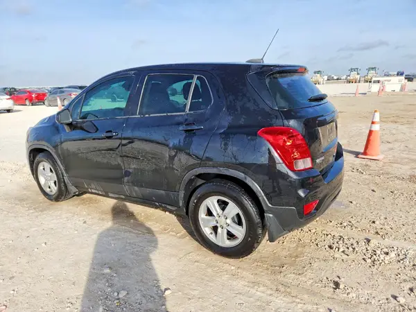KL7CJKSB5LB066246 2020 CHEVROLET TRAX - Image 2