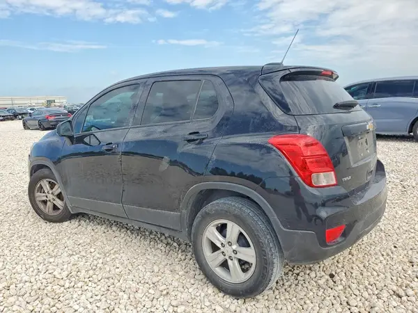 KL7CJKSB5LB082396 2020 CHEVROLET TRAX - Image 2