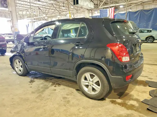 KL7CJKSB5LB086397 2020 CHEVROLET TRAX - Image 2