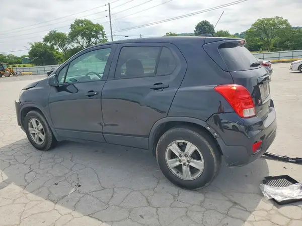 KL7CJKSB5LB086447 2020 CHEVROLET TRAX - Image 2