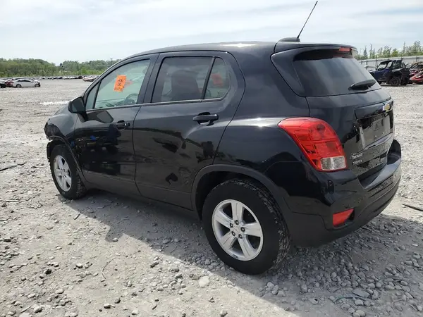 KL7CJKSB5LB087839 2020 CHEVROLET TRAX - Image 2