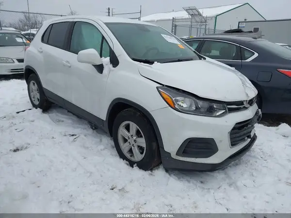 KL7CJKSB5LB093642 2020 CHEVROLET TRAX - Image 1