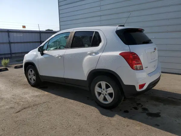 KL7CJKSB5LB314379 2020 CHEVROLET TRAX - Image 2