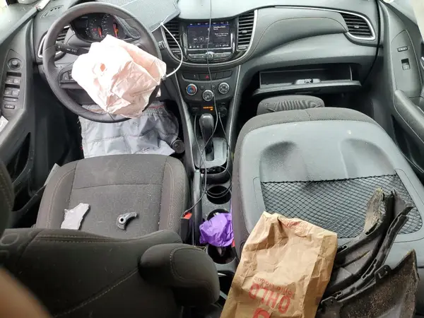 KL7CJKSB5LB318173 2020 CHEVROLET TRAX - Image 8