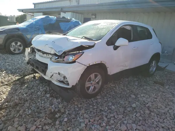 KL7CJKSB5LB318609 2020 CHEVROLET TRAX - Image 1