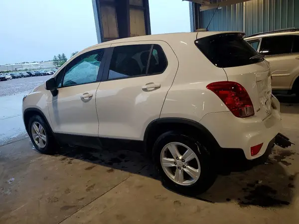 KL7CJKSB5LB328329 2020 CHEVROLET TRAX - Image 2