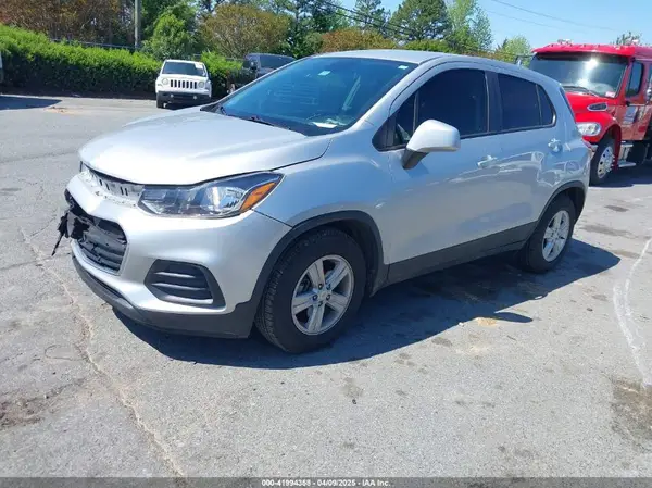 KL7CJKSB5LB329125 2020 CHEVROLET TRAX - Image 2