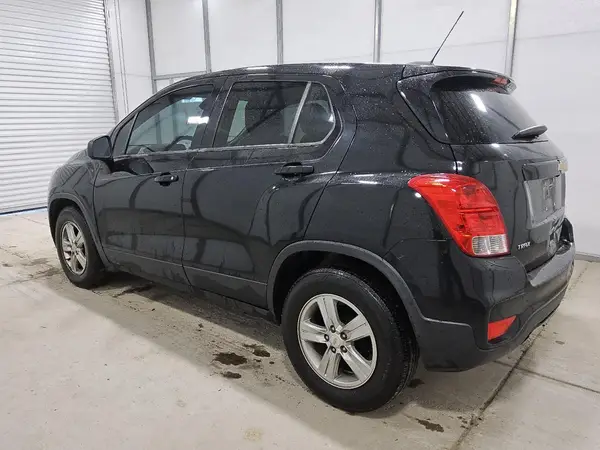 KL7CJKSB5LB332901 2020 CHEVROLET TRAX - Image 2