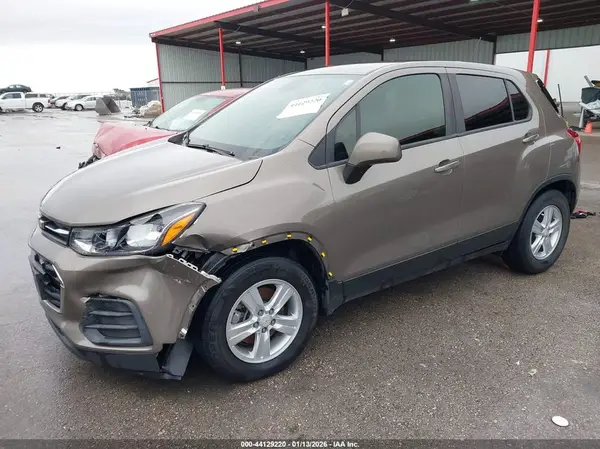 KL7CJKSB5LB334759 2020 CHEVROLET TRAX - Image 2