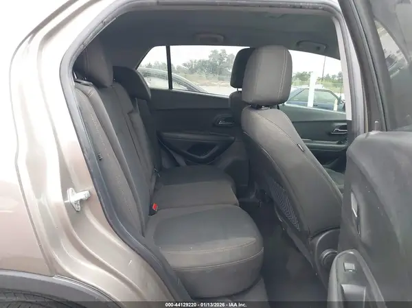 KL7CJKSB5LB334759 2020 CHEVROLET TRAX - Image 8