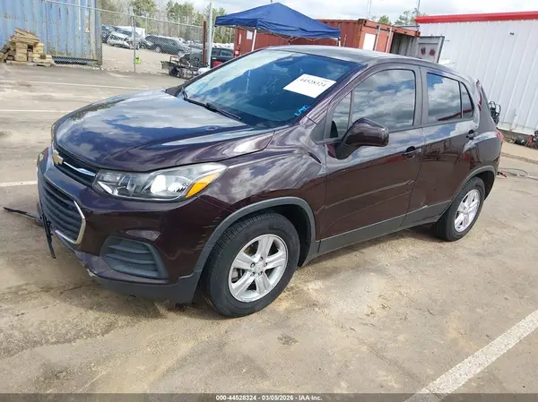 KL7CJKSB5LB335250 2020 CHEVROLET TRAX - Image 2