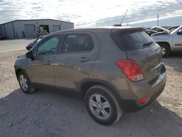 KL7CJKSB5LB341422 2020 CHEVROLET TRAX - Image 2