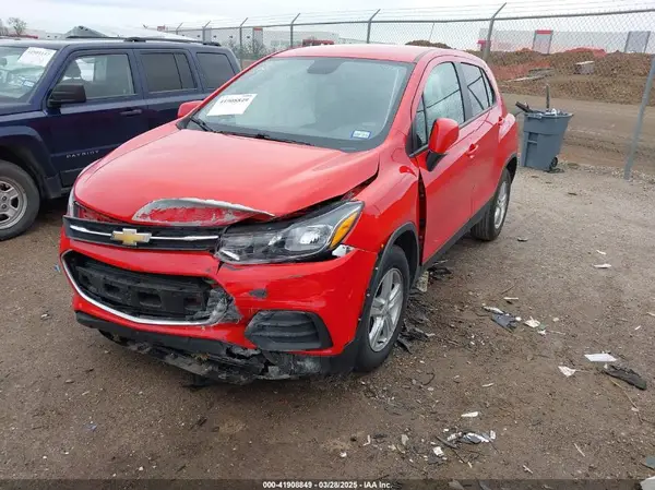 KL7CJKSB5LB349326 2020 CHEVROLET TRAX - Image 2