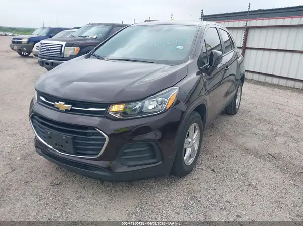 KL7CJKSB5LB352601 2020 CHEVROLET TRAX - Image 2