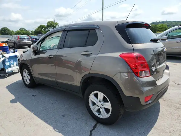KL7CJKSB5LB353103 2020 CHEVROLET TRAX - Image 2