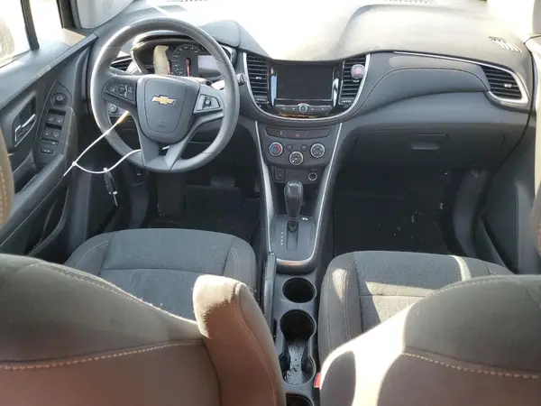 KL7CJKSB5MB300774 2021 CHEVROLET TRAX - Image 8