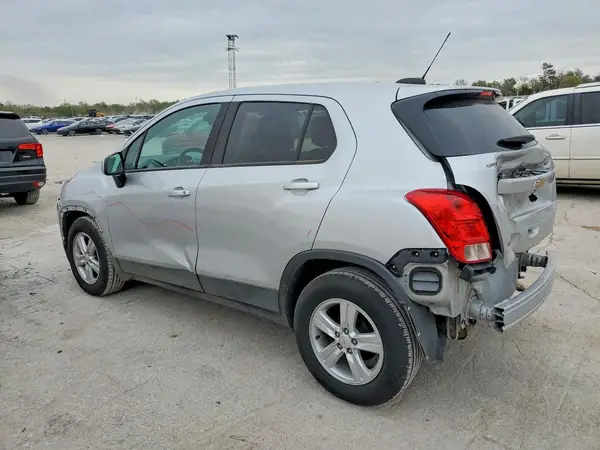 KL7CJKSB5MB302069 2021 CHEVROLET TRAX - Image 2