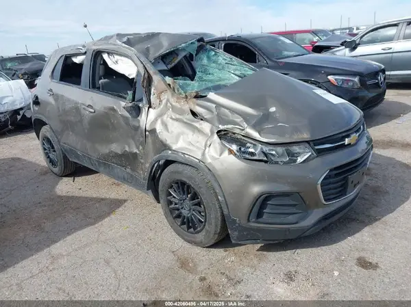 KL7CJKSB5MB307403 2021 CHEVROLET TRAX - Image 1