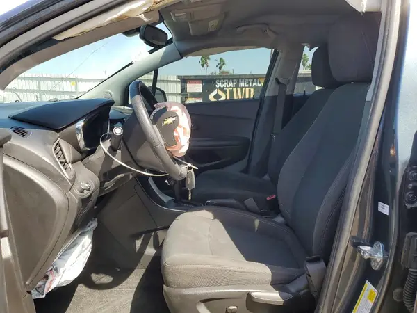 KL7CJKSB5MB308566 2021 CHEVROLET TRAX - Image 8