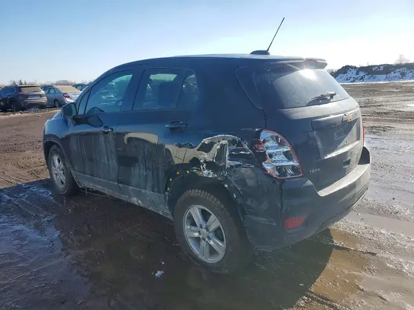 KL7CJKSB5MB313749 2021 CHEVROLET TRAX - Image 2