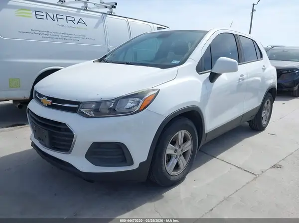 KL7CJKSB5MB313783 2021 CHEVROLET TRAX - Image 2