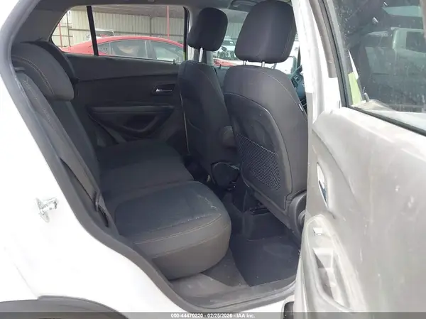 KL7CJKSB5MB313783 2021 CHEVROLET TRAX - Image 8