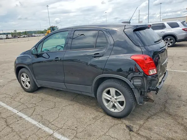 KL7CJKSB5MB318997 2021 CHEVROLET TRAX - Image 2