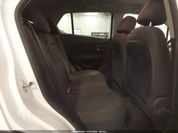 KL7CJKSB5MB319132 2021 CHEVROLET TRAX - Image 8