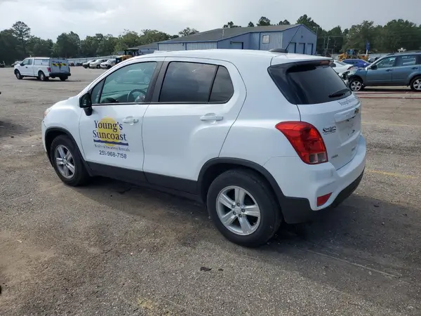KL7CJKSB5MB319454 2021 CHEVROLET TRAX - Image 2