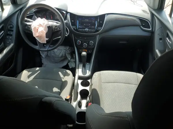 KL7CJKSB5MB319454 2021 CHEVROLET TRAX - Image 8