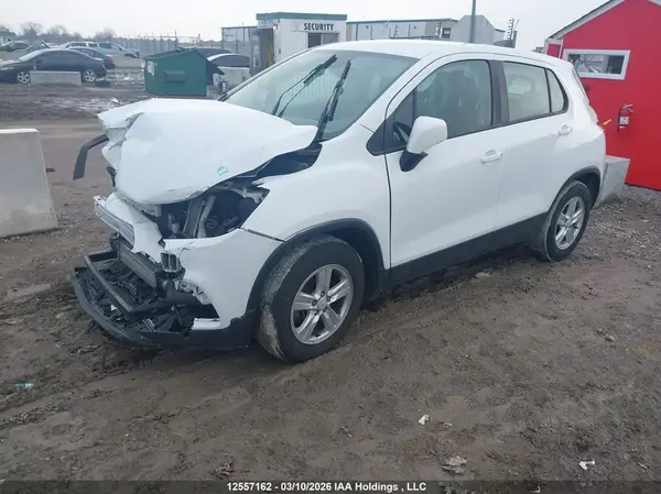 KL7CJKSB5MB320054 2021 CHEVROLET TRAX - Image 2