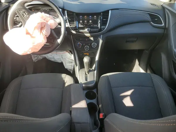 KL7CJKSB5MB320068 2021 CHEVROLET TRAX - Image 8