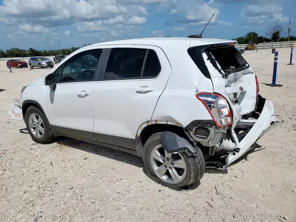 KL7CJKSB5MB320989 2021 CHEVROLET TRAX - Image 2