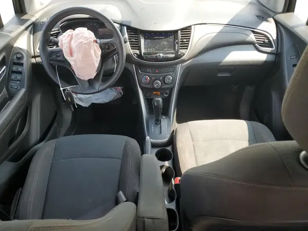 KL7CJKSB5MB327697 2021 CHEVROLET TRAX - Image 8