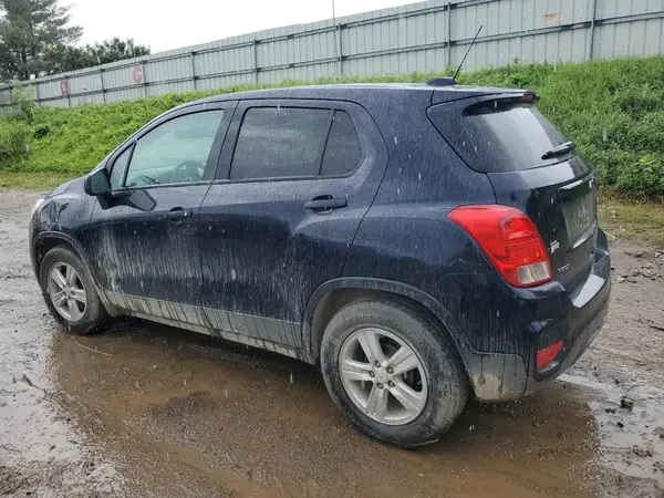 KL7CJKSB5MB327960 2021 CHEVROLET TRAX - Image 2