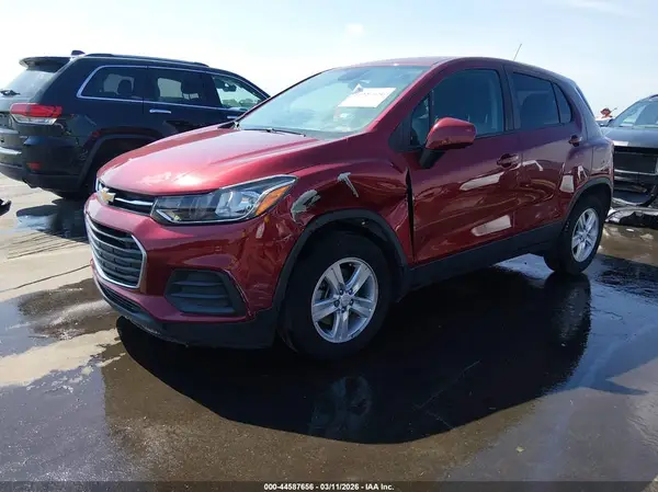 KL7CJKSB5MB331488 2021 CHEVROLET TRAX - Image 2