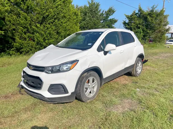 KL7CJKSB5MB332995 2021 CHEVROLET TRAX - Image 2