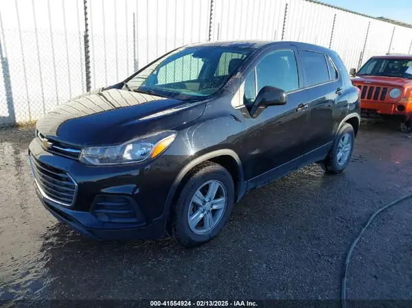 KL7CJKSB5MB337520 2021 CHEVROLET TRAX - Image 2