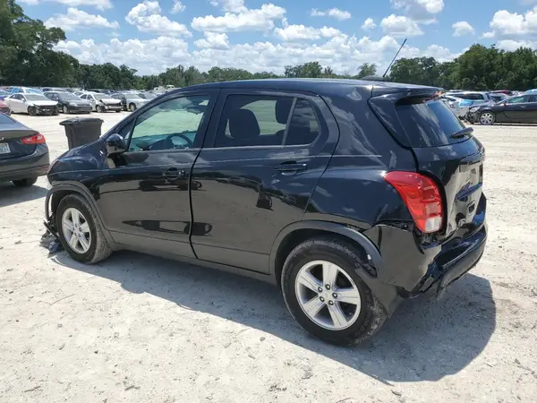 KL7CJKSB5MB337680 2021 CHEVROLET TRAX - Image 2