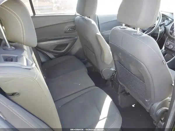 KL7CJKSB5MB339526 2021 CHEVROLET TRAX - Image 8