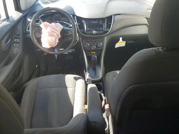 KL7CJKSB5MB360019 2021 CHEVROLET TRAX - Image 8