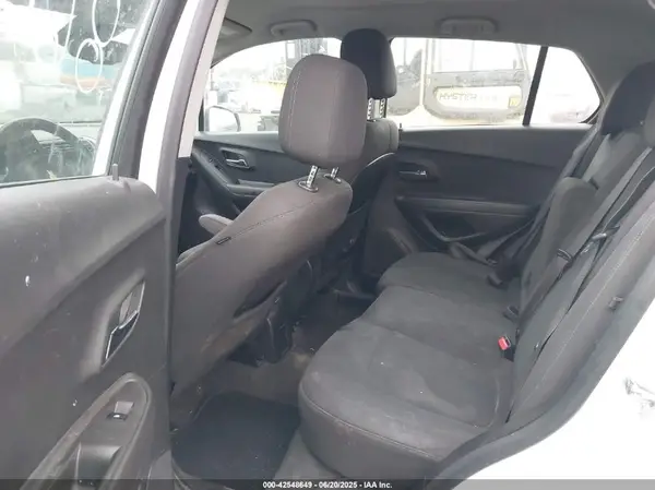 KL7CJKSB6GB584565 2016 CHEVROLET TRAX - Image 8