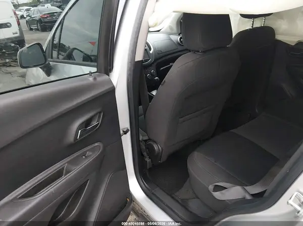 KL7CJKSB6GB650547 2016 CHEVROLET TRAX - Image 8