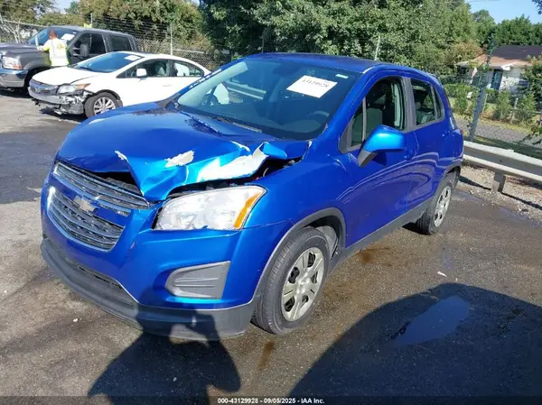 KL7CJKSB6GB663475 2016 CHEVROLET TRAX - Image 2