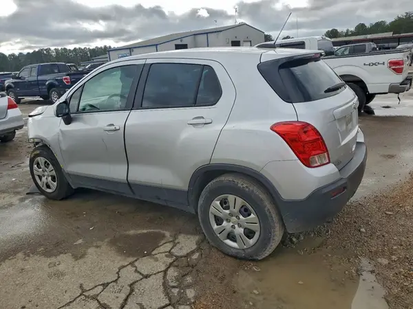 KL7CJKSB6GB684343 2016 CHEVROLET TRAX - Image 2