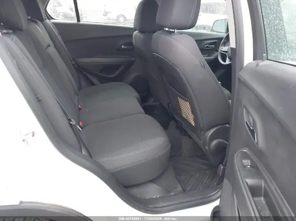 KL7CJKSB6GB687307 2016 CHEVROLET TRAX - Image 8