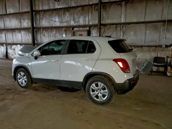KL7CJKSB6GB741625 2016 CHEVROLET TRAX - Image 2